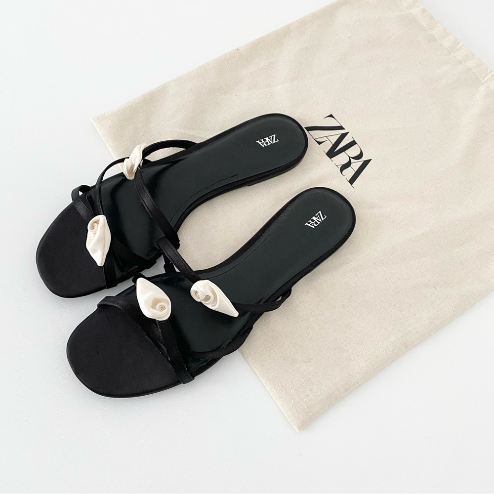 NWOT Zara Flat Sandals with Rosettes Size 40 (US 9)